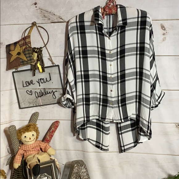 Steve Hender Tops - Steve Hender; Black & White Plaid Blouse; L